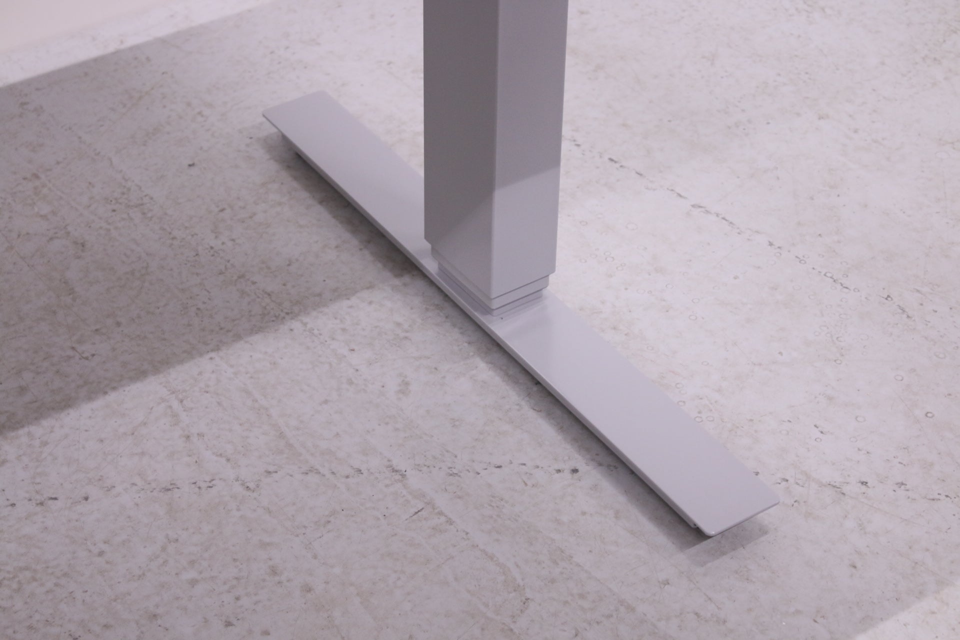 Isku sähköpöytä vaalean harmaa / valkoinen 160x80 - Suomen Kalustekeskus