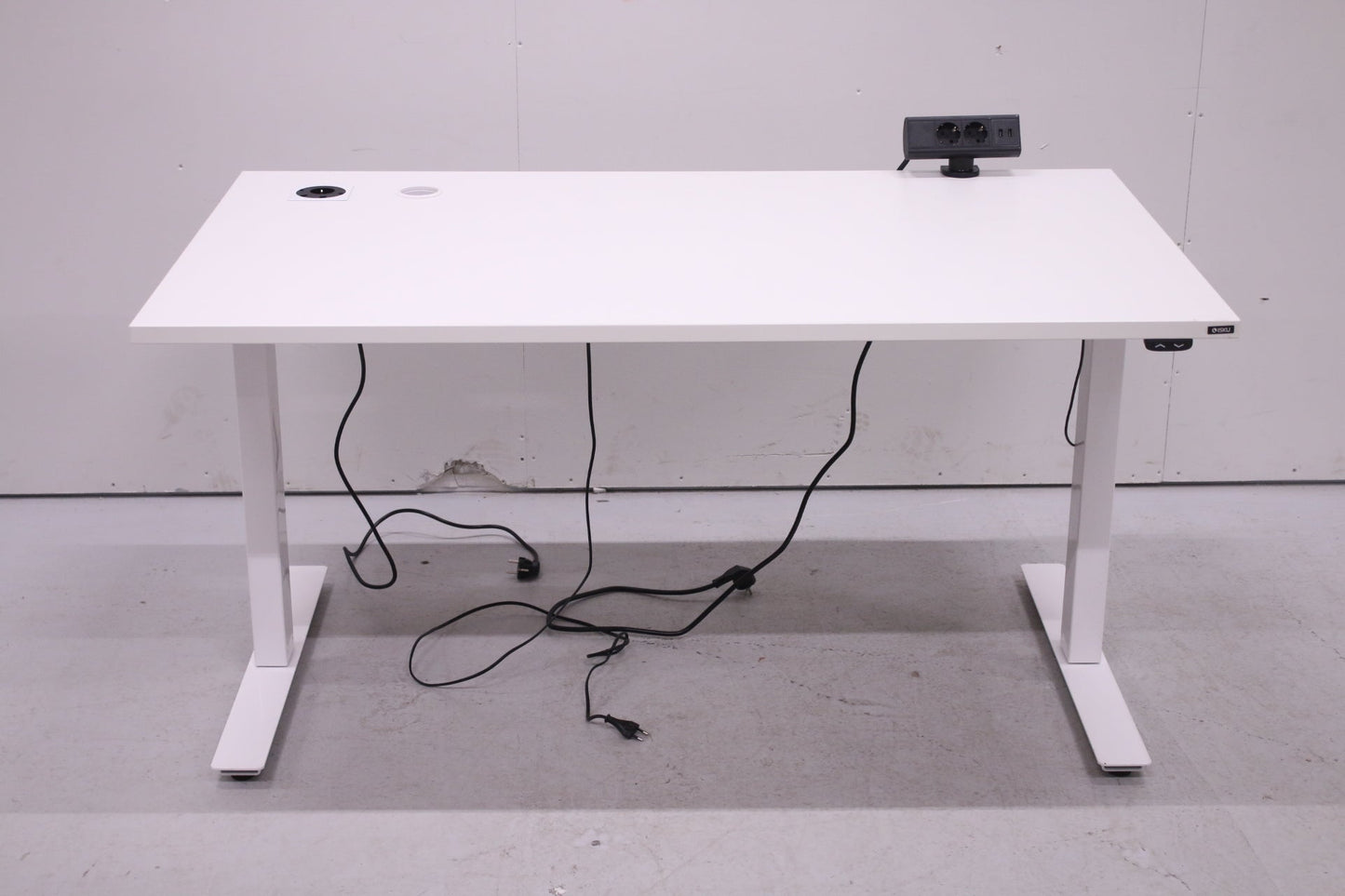 Isku sähköpöytä, valkoinen 140x80 lisävarusteilla - Suomen Kalustekeskus