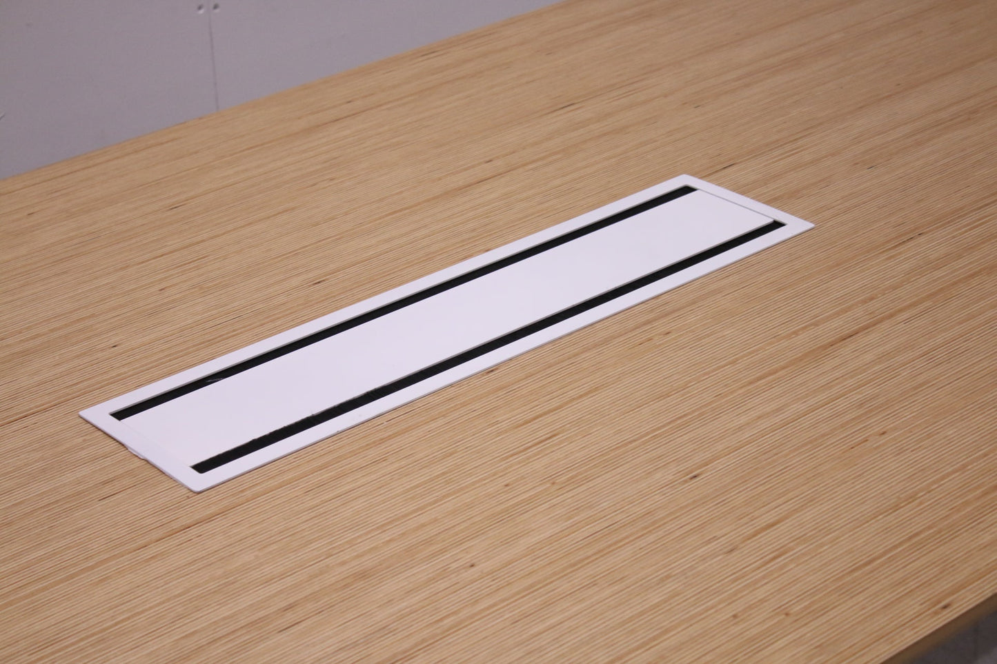 Isku sähkösäätöinen neuvottelupöytä 206x100 - Suomen Kalustekeskus