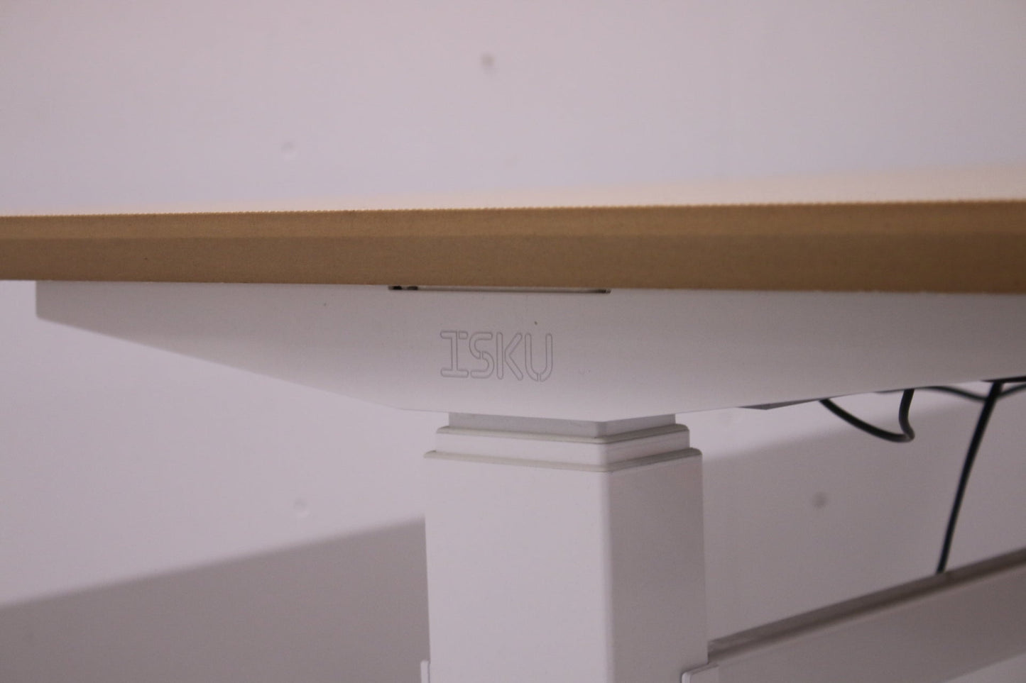 Isku sähkösäätöinen neuvottelupöytä 206x100 - Suomen Kalustekeskus