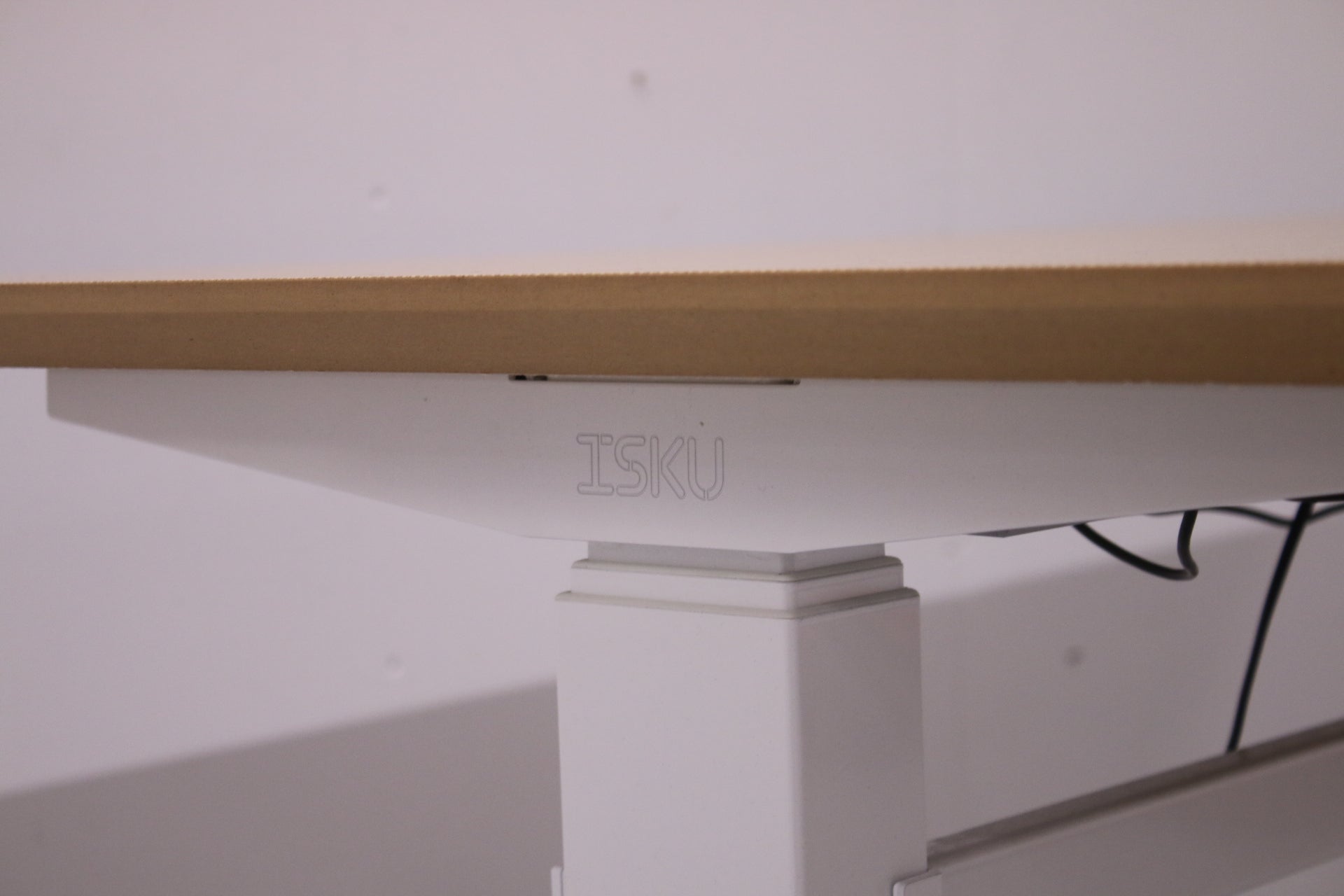 Isku sähkösäätöinen neuvottelupöytä 206x100 - Suomen Kalustekeskus