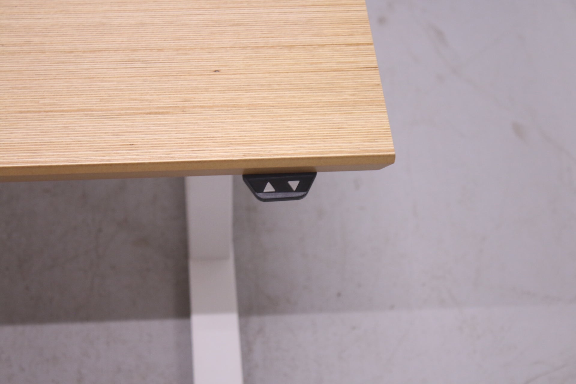 Isku sähkösäätöinen neuvottelupöytä 206x120 - Suomen Kalustekeskus