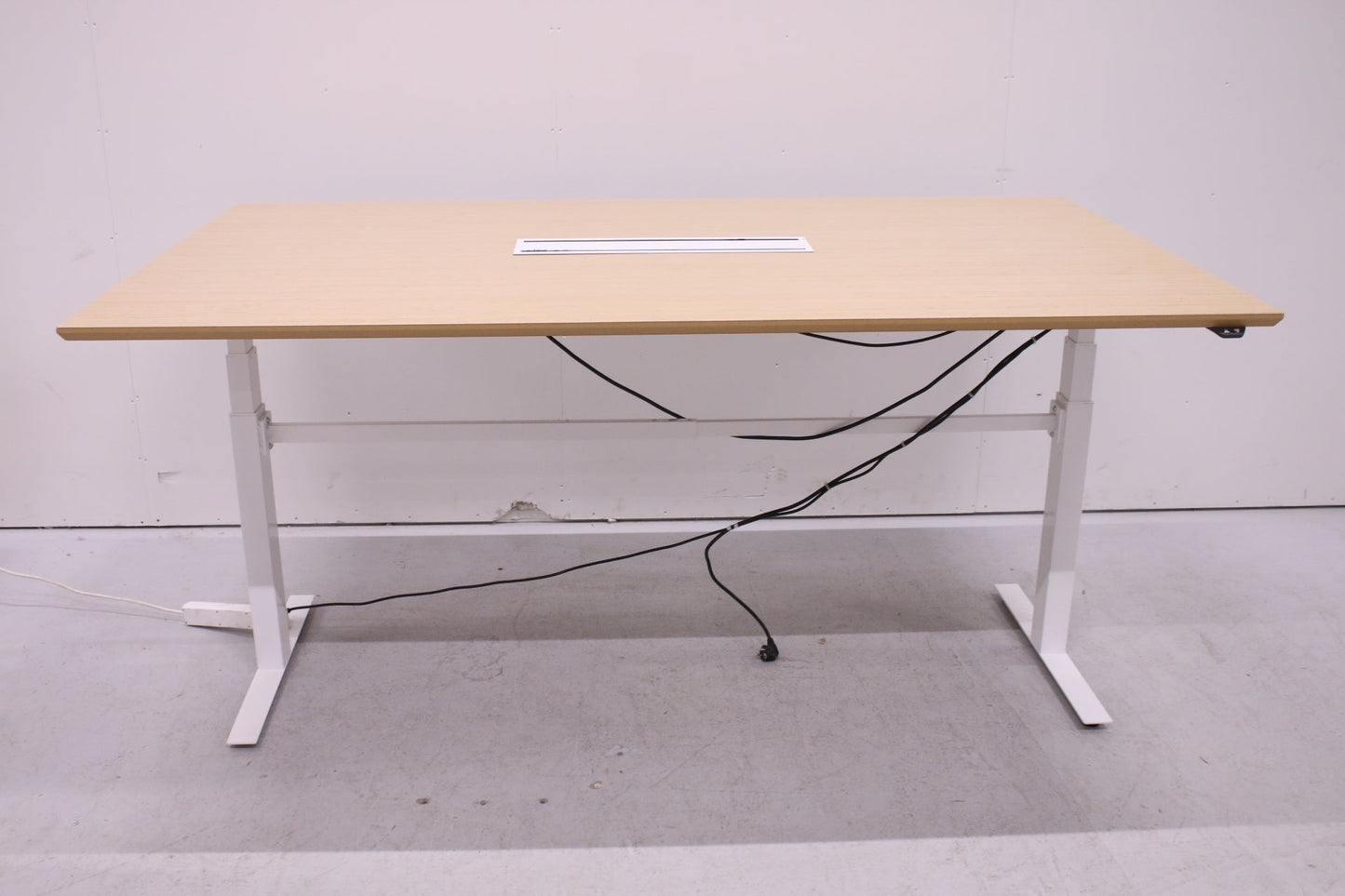 Isku sähkösäätöinen neuvottelupöytä 206x120 - Suomen Kalustekeskus