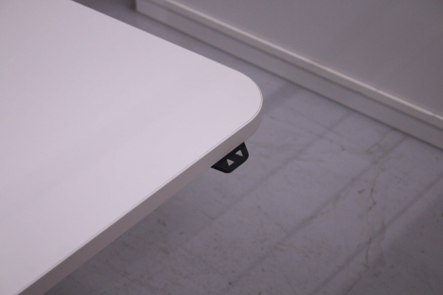 Isku sähkösäätöinen neuvottelupöytä 210x100 - Suomen Kalustekeskus