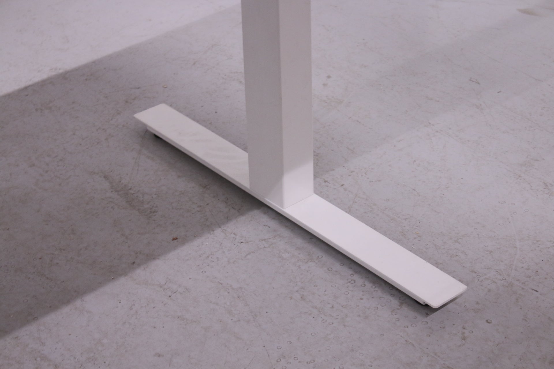 Isku sähkösäätöinen neuvottelupöytä 210x100 - Suomen Kalustekeskus