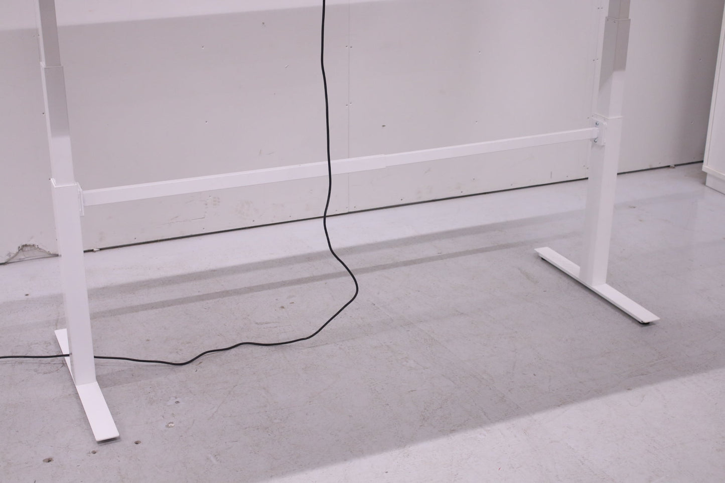 Isku sähkösäätöinen neuvottelupöytä 210x100 - Suomen Kalustekeskus