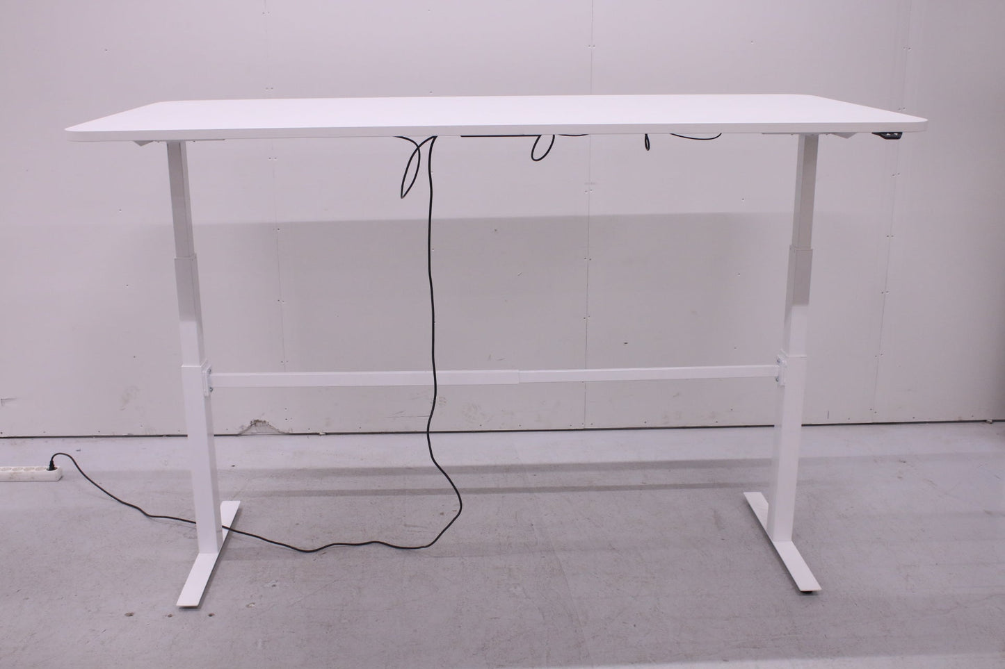 Isku sähkösäätöinen neuvottelupöytä 210x100 - Suomen Kalustekeskus