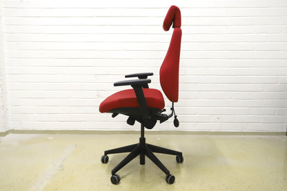 Isku Step+ punainen niskatuellinen työtuoli - Suomen Kalustekeskus