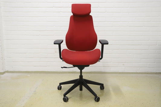 Isku Step+ punainen niskatuellinen työtuoli - Suomen Kalustekeskus