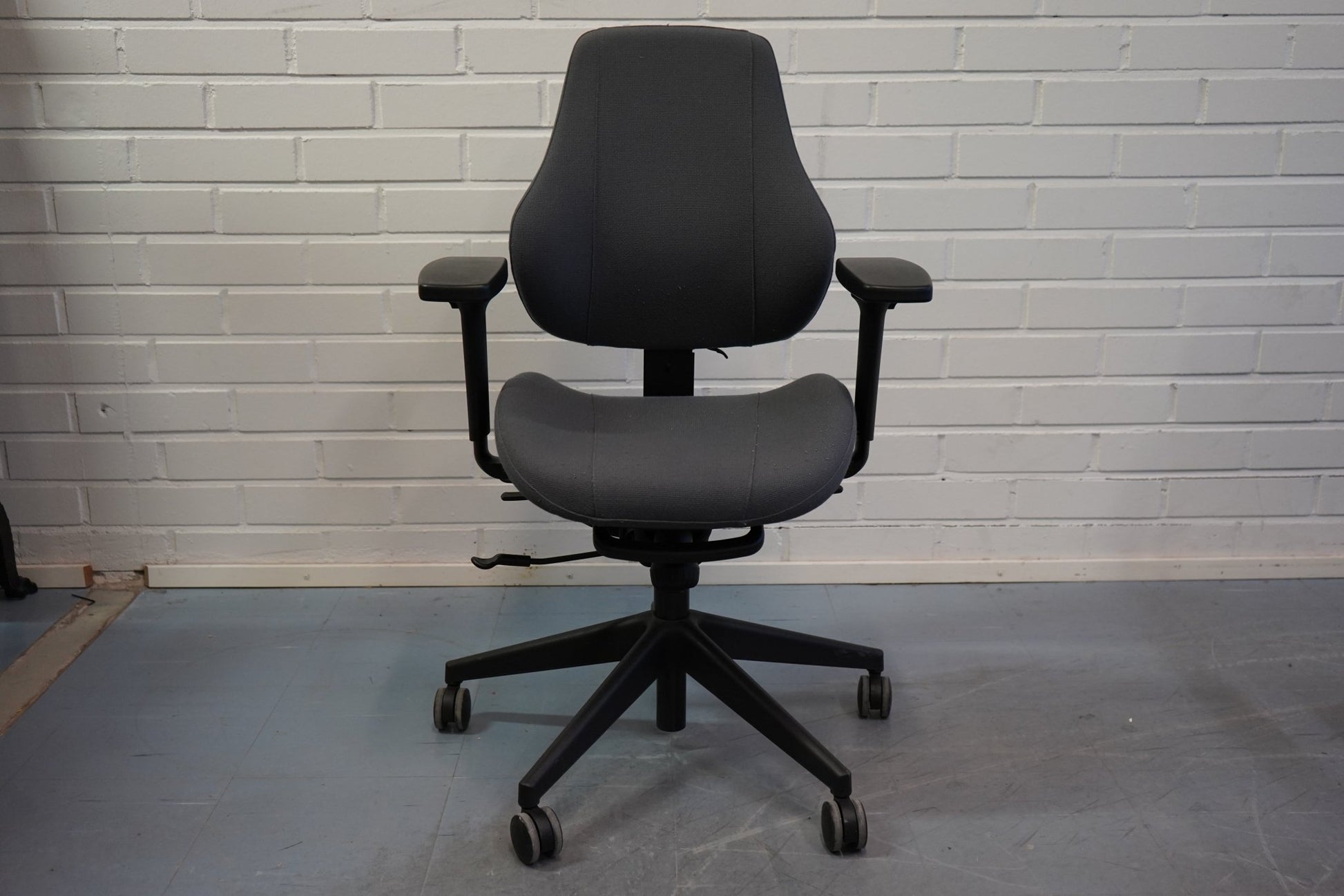 Isku Step + työtuoli, harmaa - Suomen Kalustekeskus