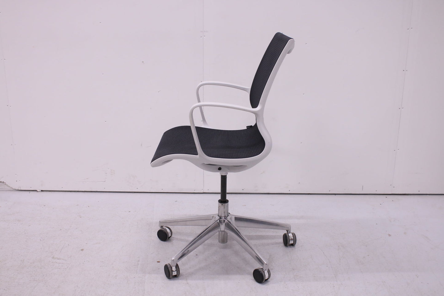 Isku Still meeting - työtuoli - Suomen Kalustekeskus