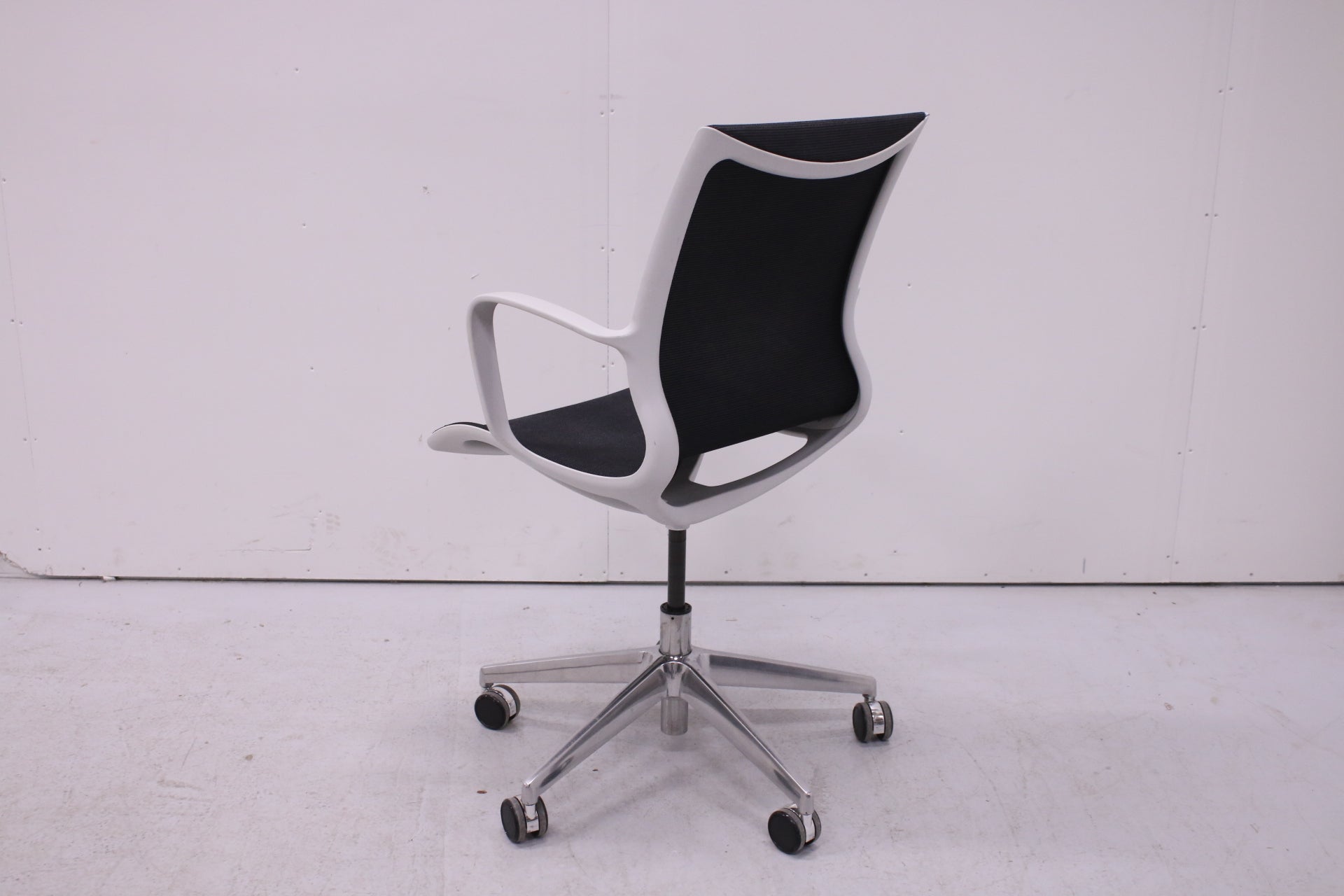 Isku Still meeting - työtuoli - Suomen Kalustekeskus