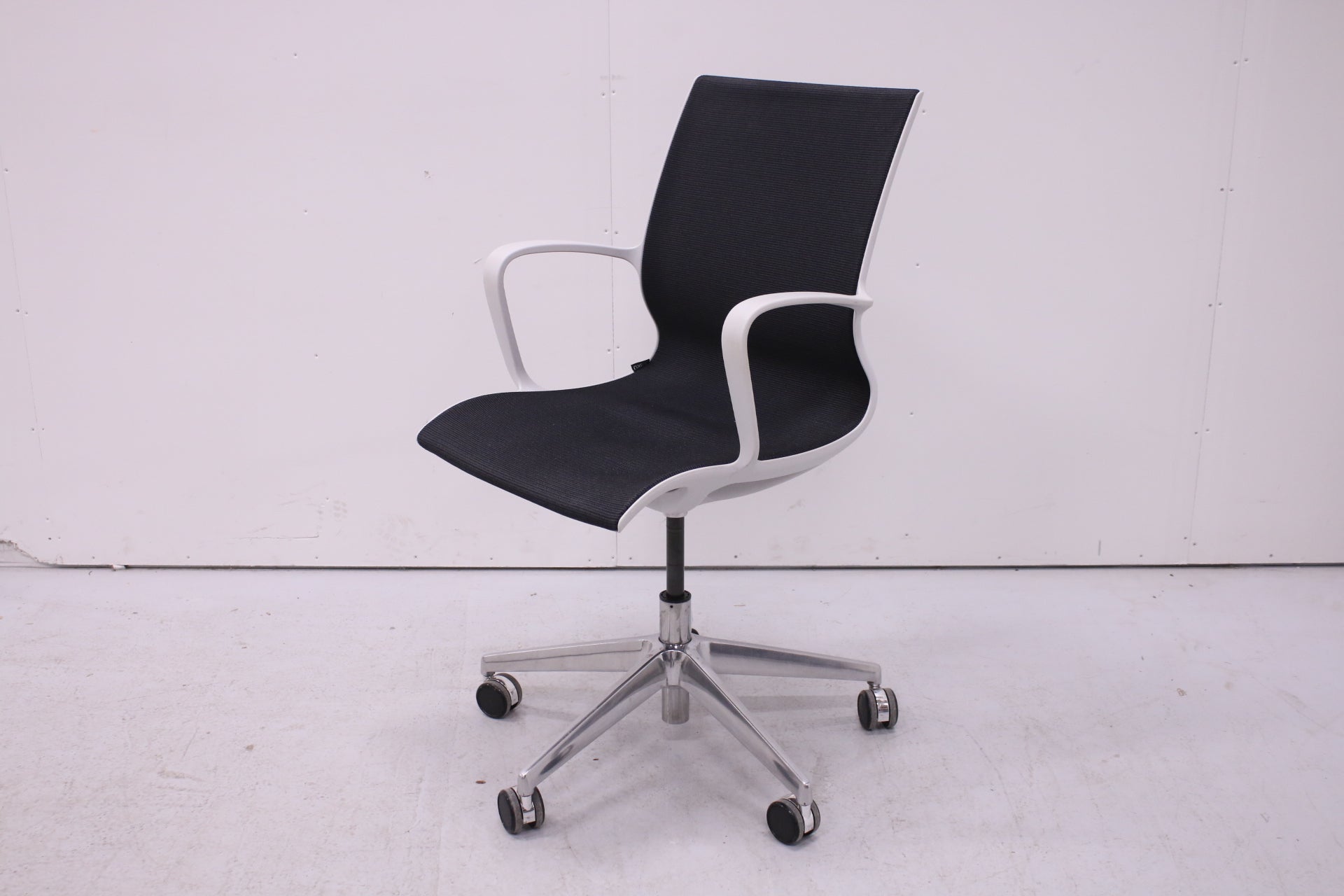 Isku Still meeting - työtuoli - Suomen Kalustekeskus