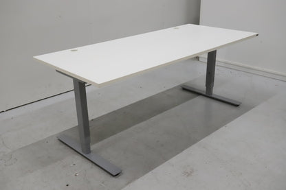Isku työpöytä 180x80 manuaalisella korkeudensäädöllä - Suomen Kalustekeskus