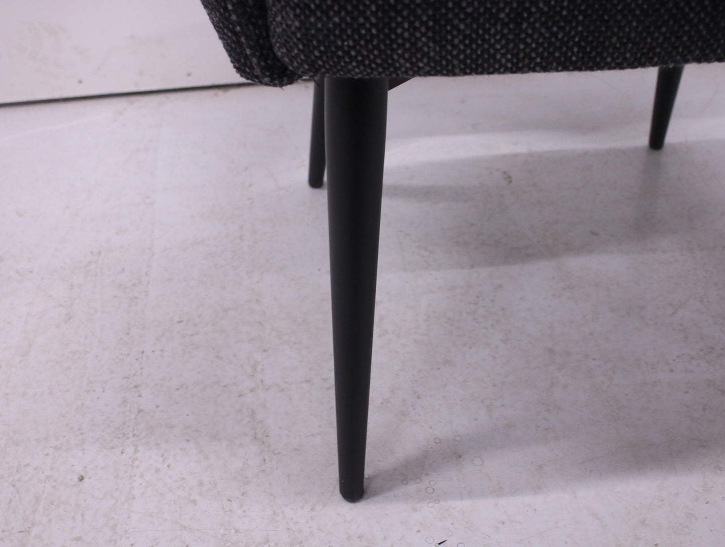 JESOLO käsinojallinen tuoli - Suomen Kalustekeskus