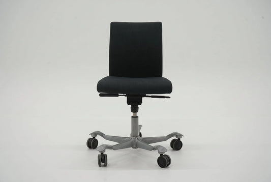 Käsinojaton Håg H04 - työtuoli, harmaa / matala selkänoja - Suomen Kalustekeskus