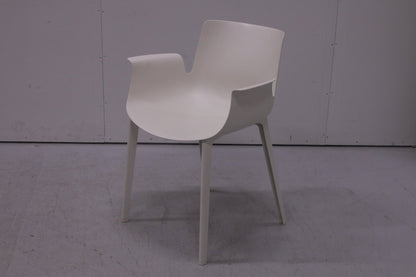 Kartell Piuma - tuoli, Design Piero Lissoni - Suomen Kalustekeskus