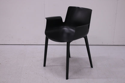 Kartell Piuma - tuoli, Design Piero Lissoni - Suomen Kalustekeskus