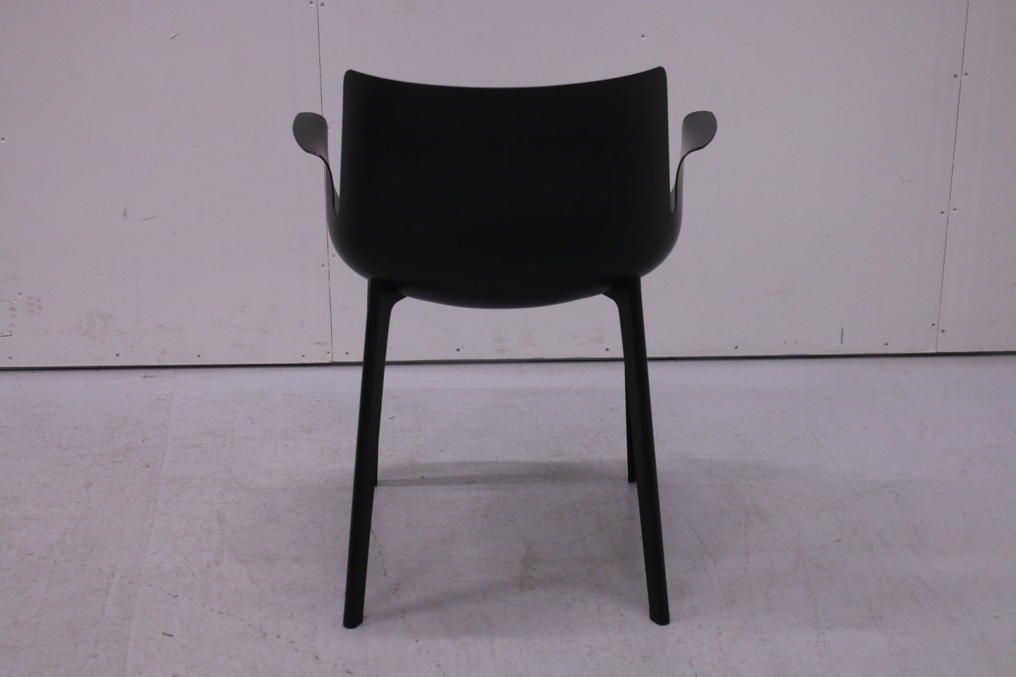 Kartell Piuma - tuoli, Design Piero Lissoni - Suomen Kalustekeskus