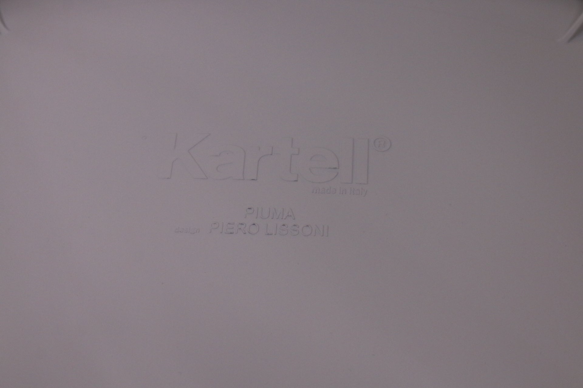 Kartell Piuma - tuoli, Design Piero Lissoni - Suomen Kalustekeskus