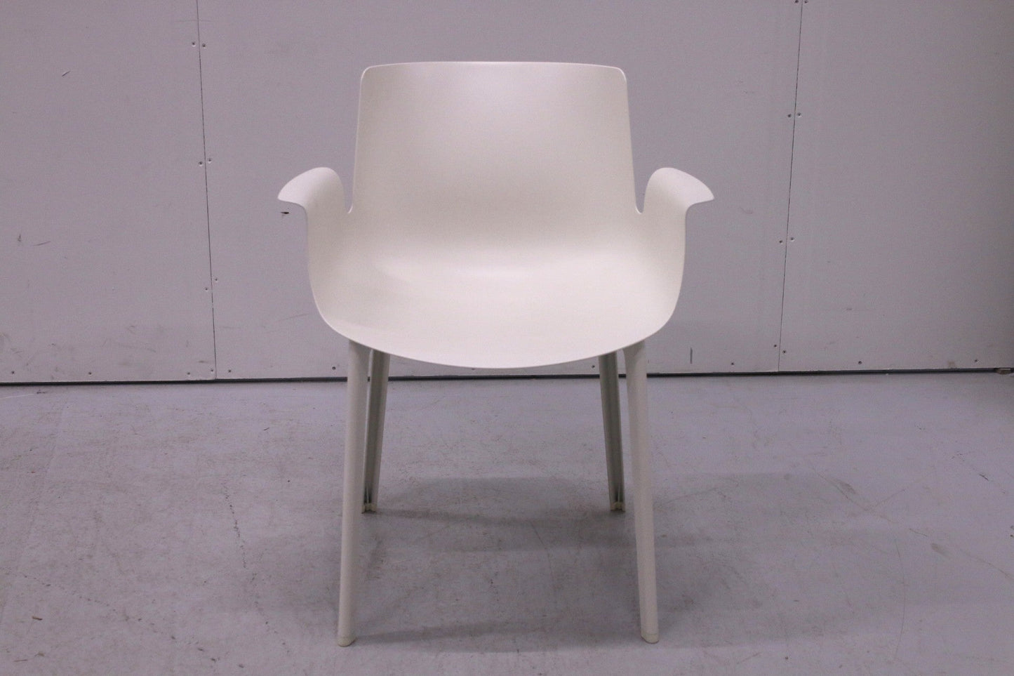 Kartell Piuma - tuoli, Design Piero Lissoni - Suomen Kalustekeskus