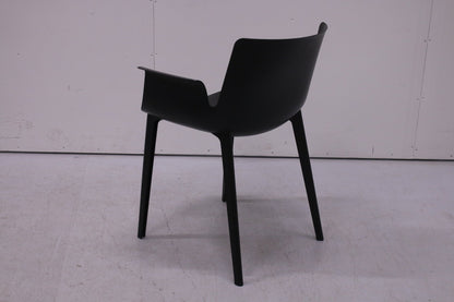 Kartell Piuma - tuoli, Design Piero Lissoni - Suomen Kalustekeskus