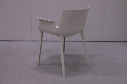 Kartell Piuma - tuoli, Design Piero Lissoni - Suomen Kalustekeskus