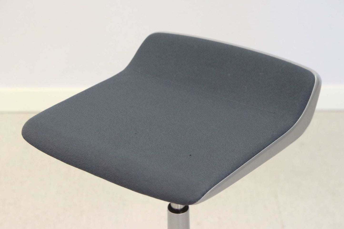 KINETICis5 baarijakkara - Suomen Kalustekeskus