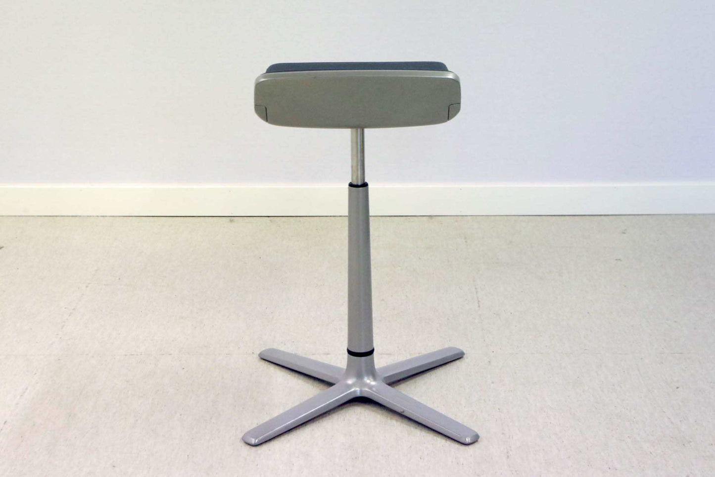 KINETICis5 baarijakkara - Suomen Kalustekeskus