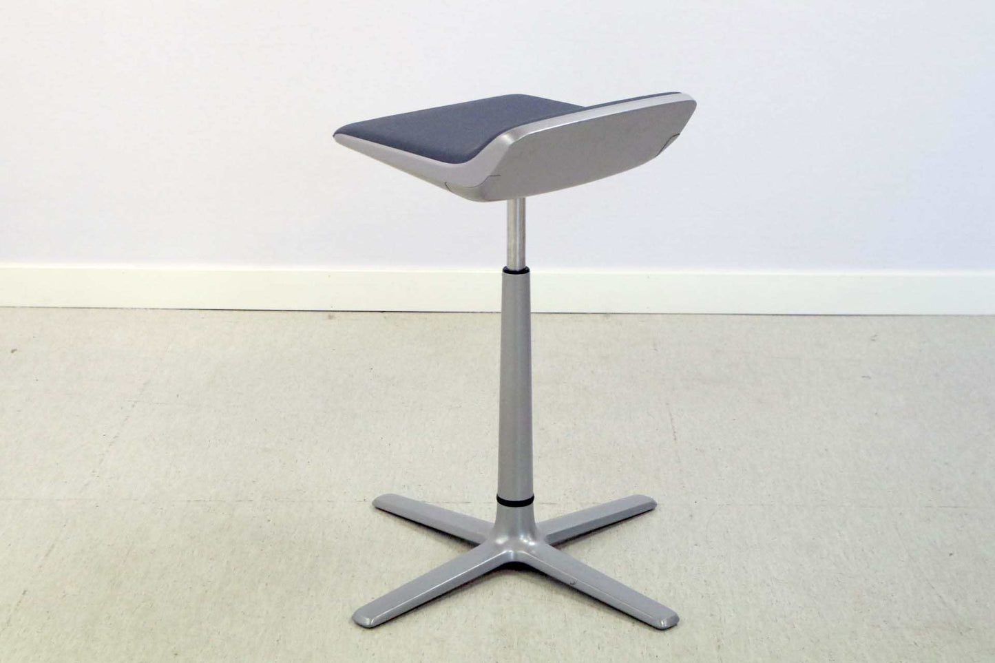 KINETICis5 baarijakkara - Suomen Kalustekeskus