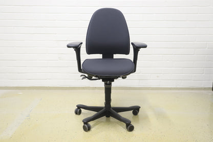 Kinnarps 6000 työtuoli, harmaa - Suomen Kalustekeskus