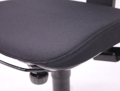 Kinnarps 6000 - työtuoli, uudelleenverhoiltu musta - Suomen Kalustekeskus