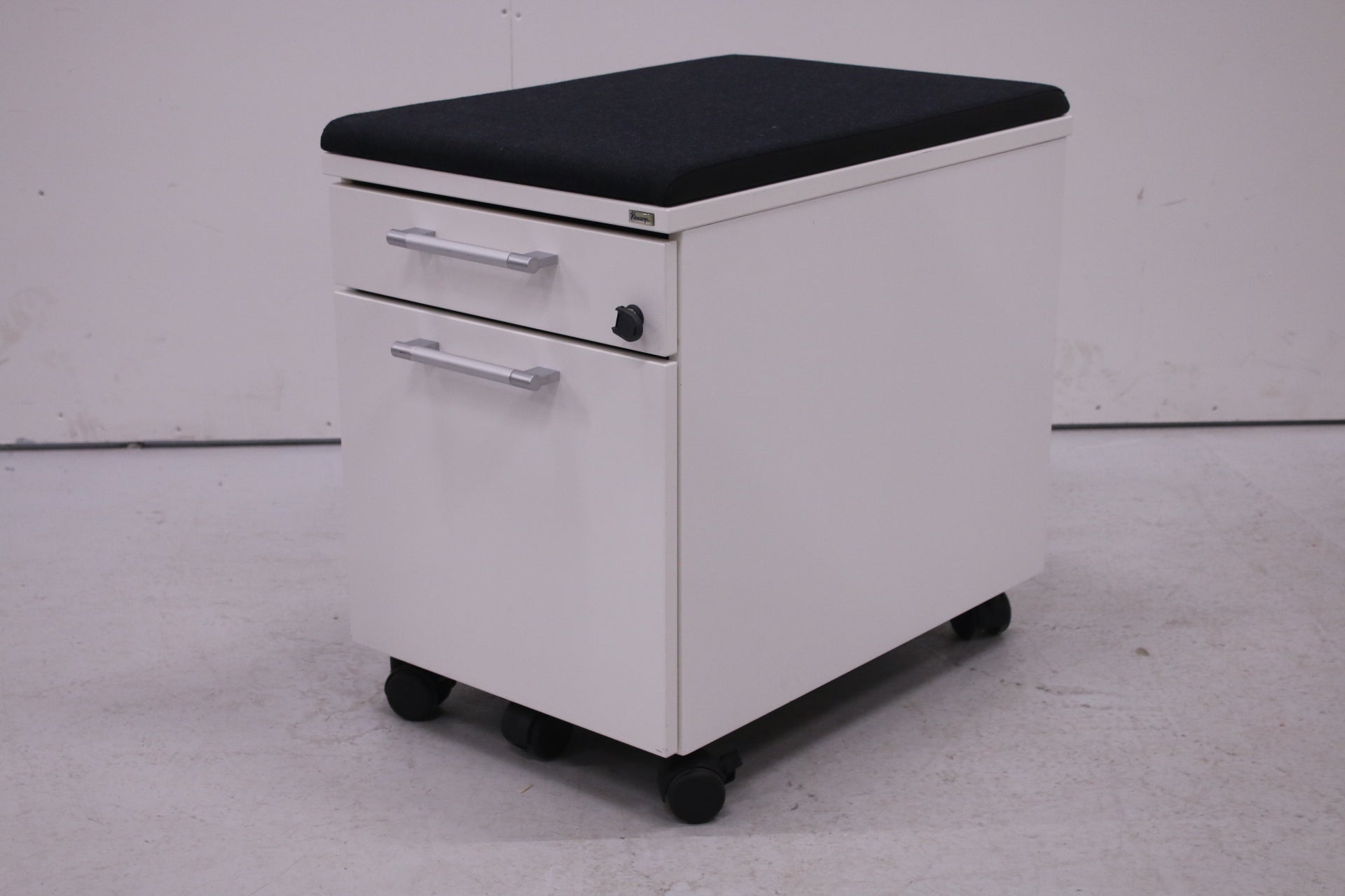 Kinnarps laatikosto kaksiosainen, valkoinen - Suomen Kalustekeskus