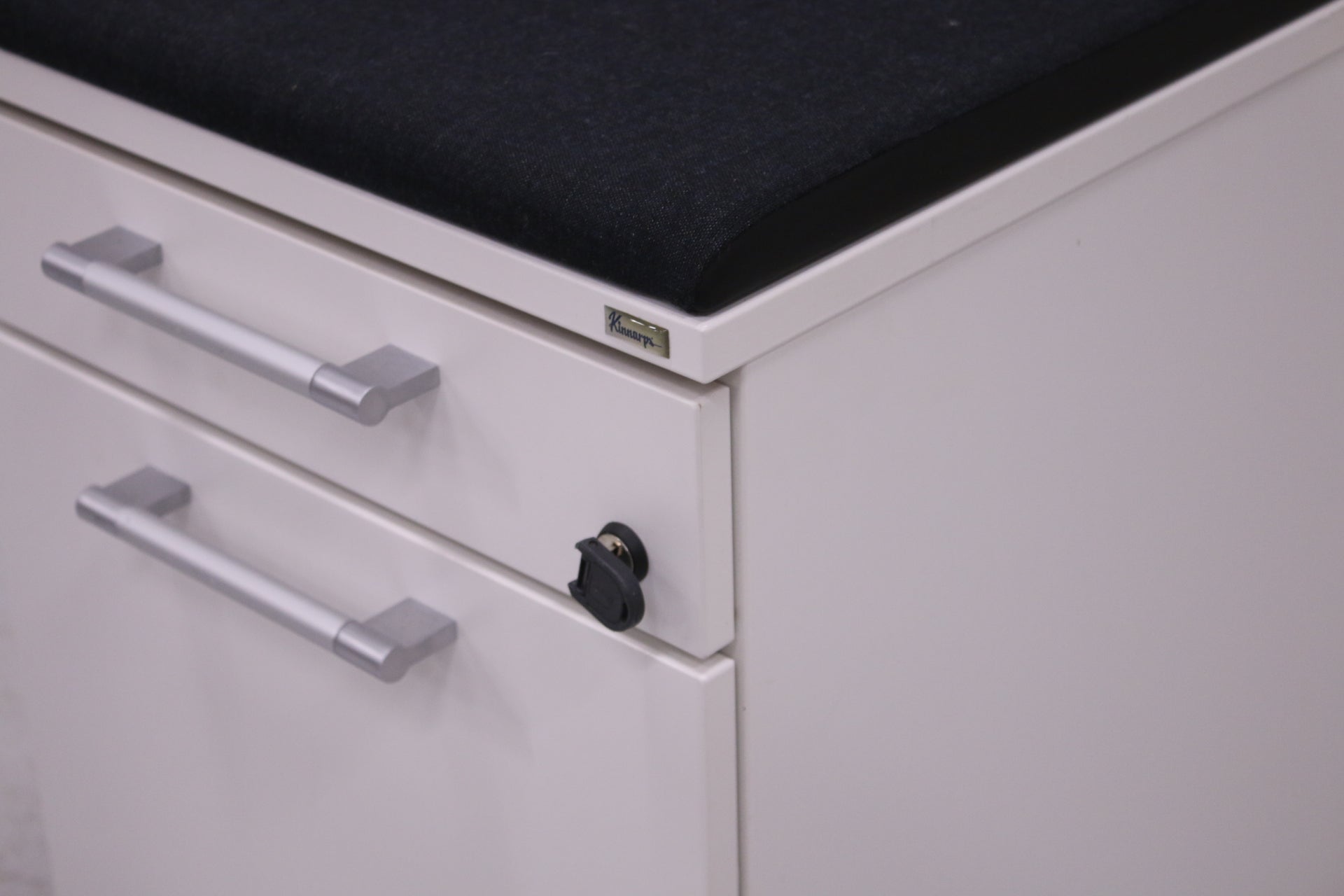 Kinnarps laatikosto kaksiosainen, valkoinen - Suomen Kalustekeskus