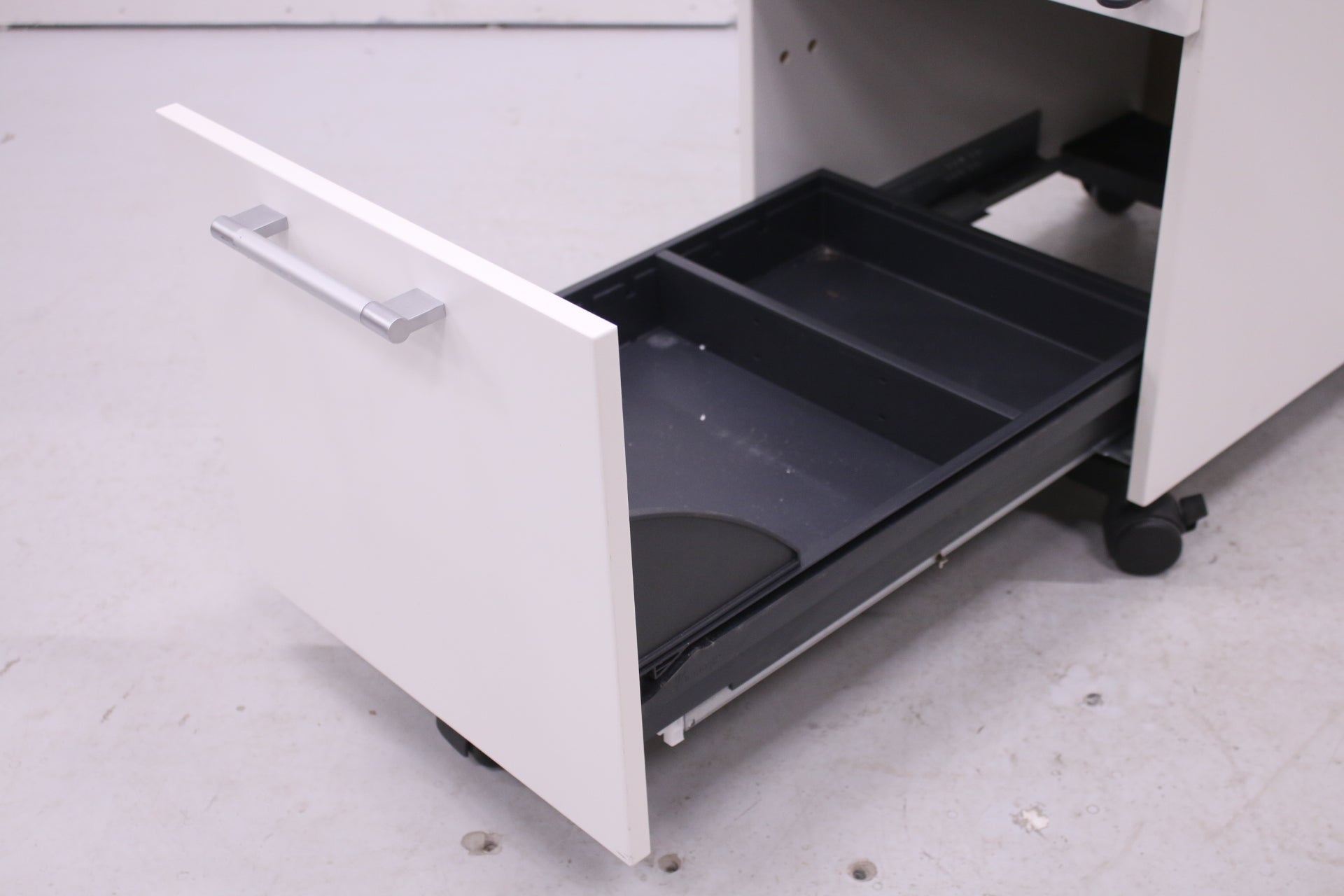 Kinnarps laatikosto kaksiosainen, valkoinen - Suomen Kalustekeskus