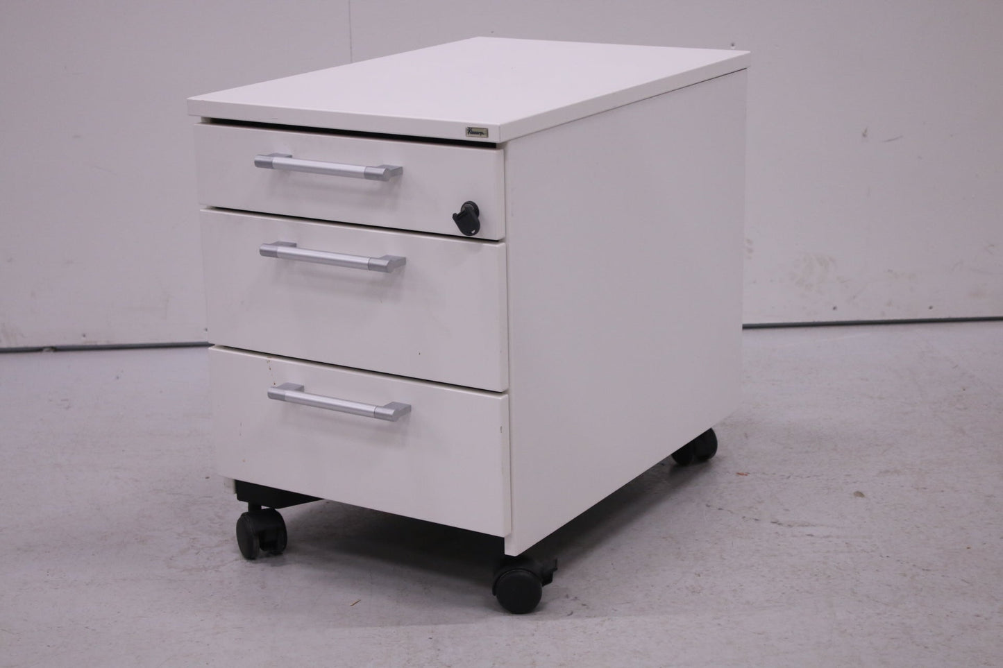 Kinnarps laatikosto kolmeosainen, valkoinen - Suomen Kalustekeskus