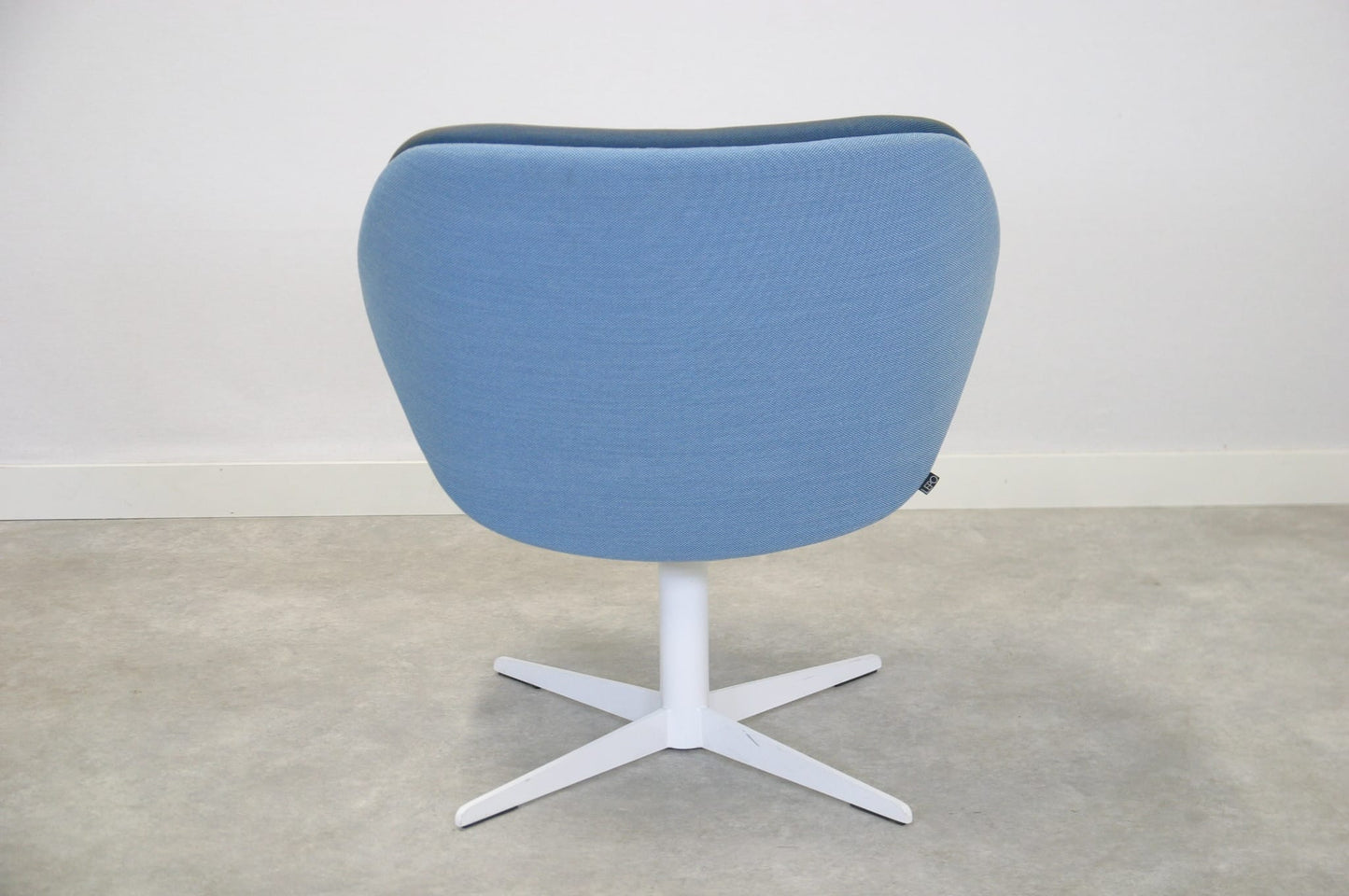 Kuppi - nojatuoli - Suomen Kalustekeskus