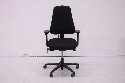 Lanab Design työtuoli ristiseläntuella - Suomen Kalustekeskus