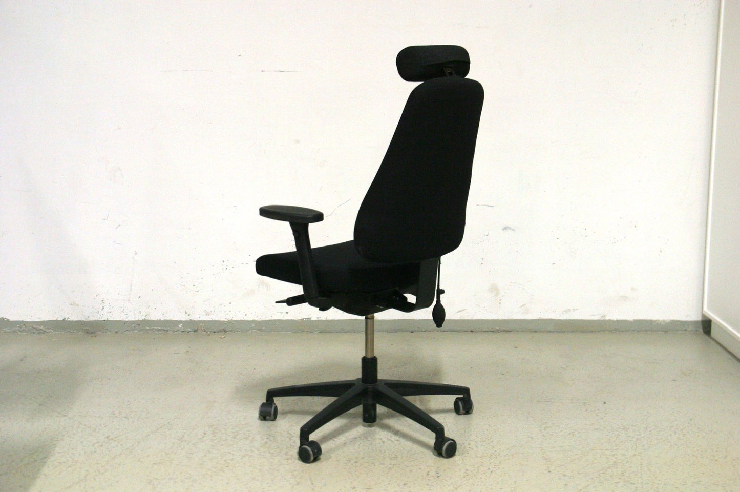 Lanab Design työtuoli - Suomen Kalustekeskus