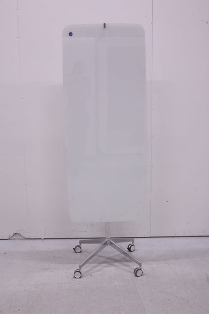 Lintex Mood - tussitaulu, pyörällinen - Suomen Kalustekeskus