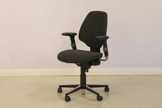 Logic työtuoli - Suomen Kalustekeskus