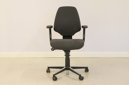 Logic työtuoli - Suomen Kalustekeskus