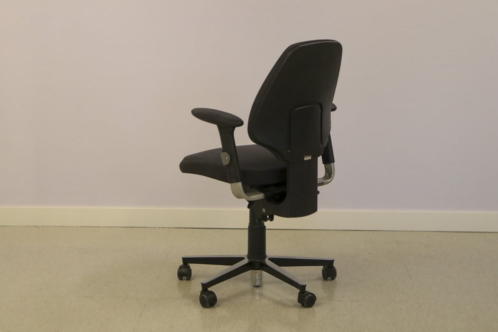 Logic työtuoli - Suomen Kalustekeskus