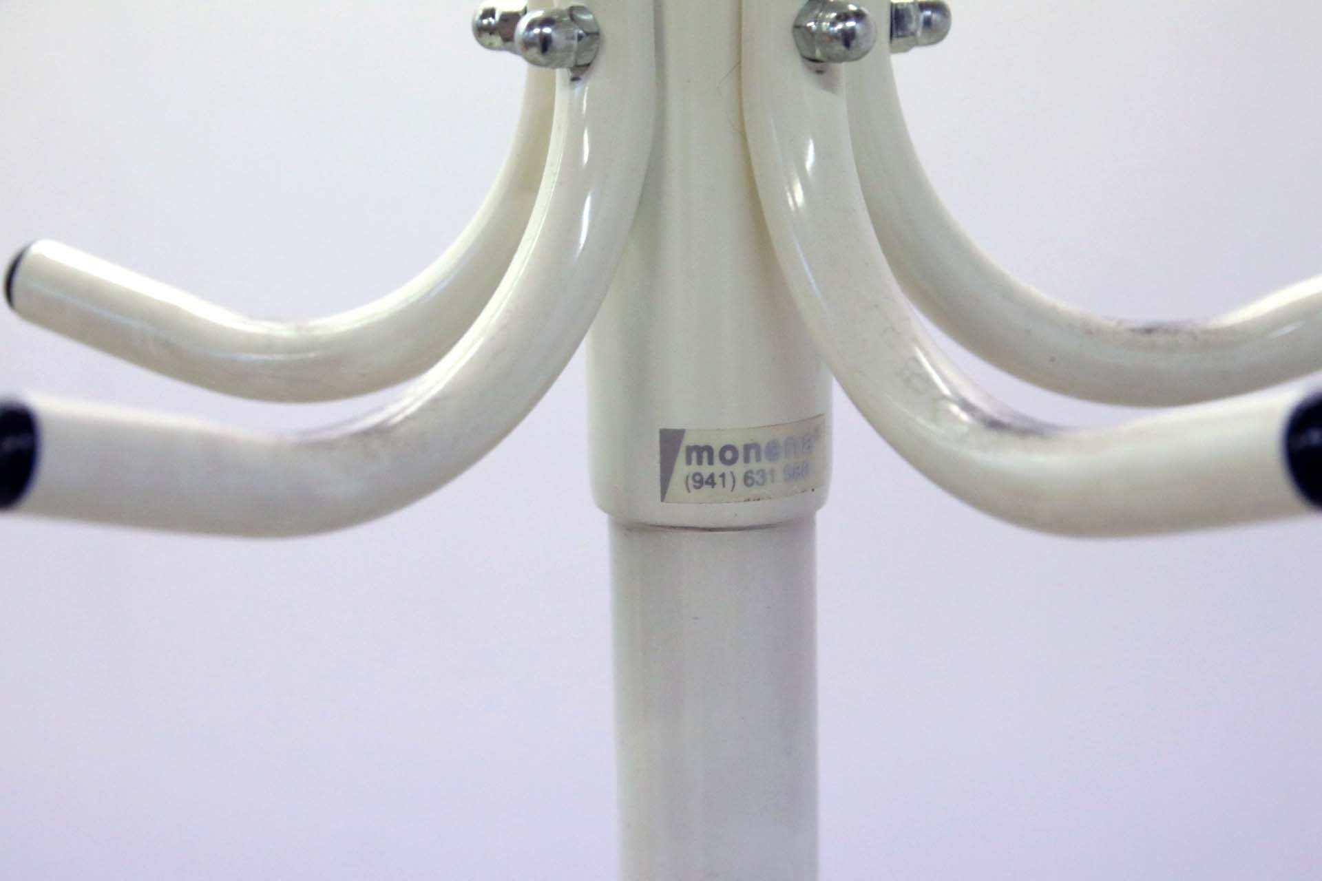 Lotus pystynaulakko - Suomen Kalustekeskus