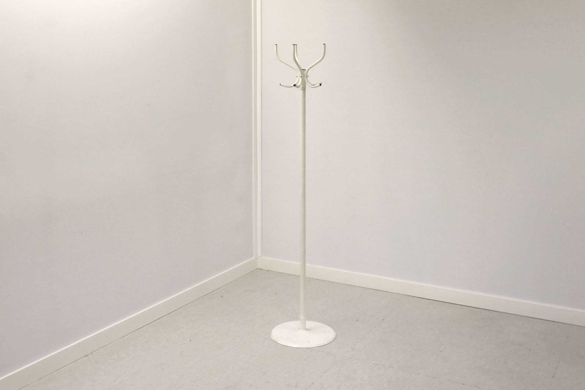 Lotus pystynaulakko - Suomen Kalustekeskus