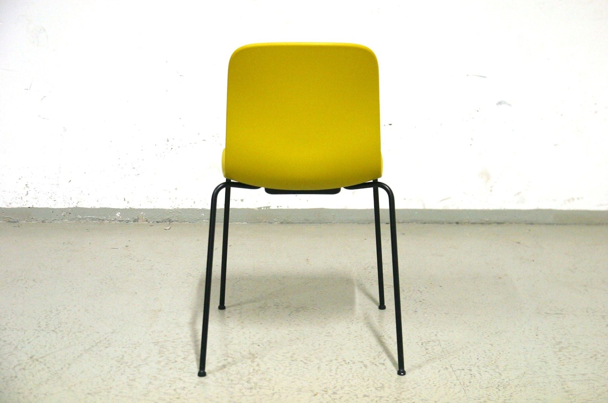Magis Substance - tuoli, Desing Naoto Fukasawa 2015 - Suomen Kalustekeskus