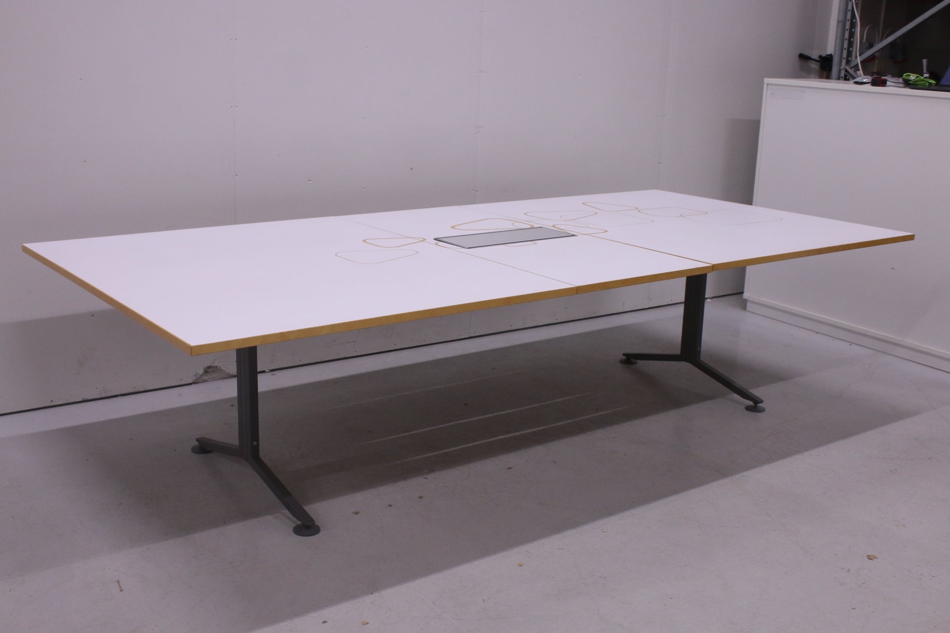 Martela Form neuvottelupöytä kuvioidulla kanne 300x140 - Suomen Kalustekeskus