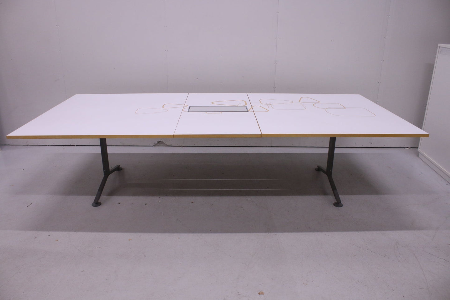 Martela Form neuvottelupöytä kuvioidulla kanne 300x140 - Suomen Kalustekeskus