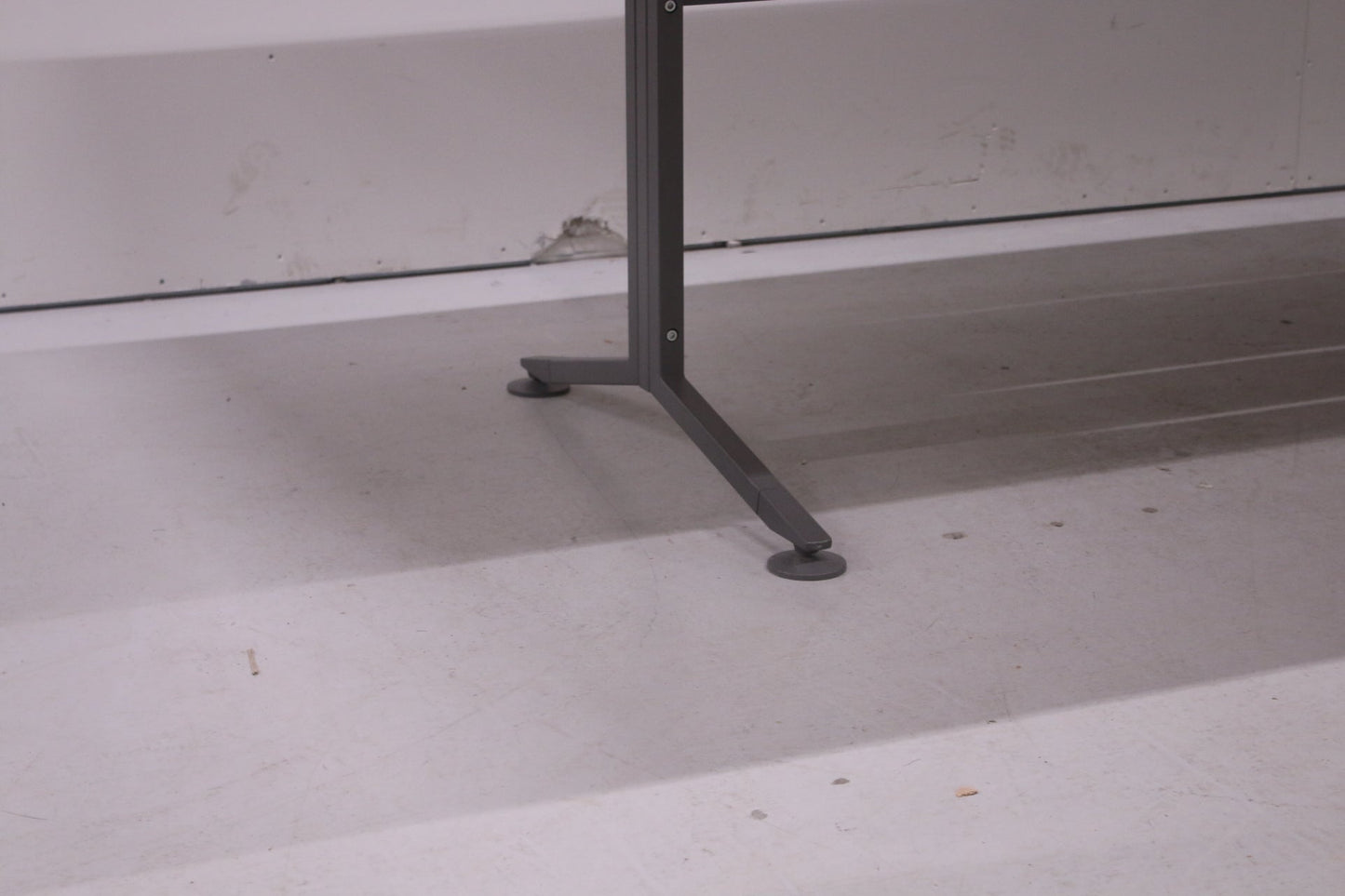 Martela Form neuvottelupöytä kuvioidulla kanne 300x140 - Suomen Kalustekeskus