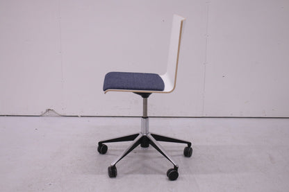 Martela Form - neuvottelutuoli pyörillä - Suomen Kalustekeskus